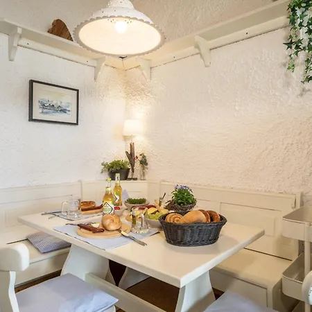 Haus Sonnenhang 3 *